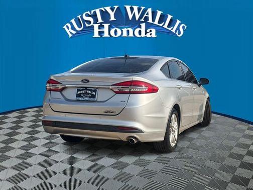 Ingot Silver Metallic 2018 Ford Fusion SE