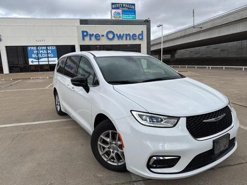 2024 Chrysler Pacifica Touring-L