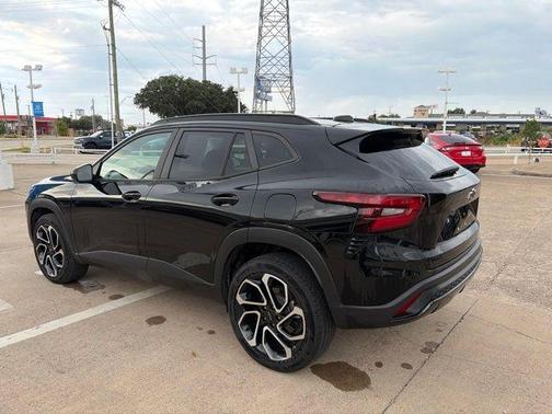 Mosaic Black Metallic 2025 Chevrolet Trax 2RS