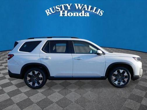 Platinum White Pearl 2026 Honda Pilot Elite