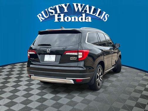 Crystal Black Pearl 2021 Honda Pilot Touring 7-Passenger