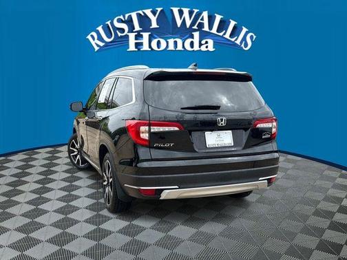 Crystal Black Pearl 2021 Honda Pilot Touring 7-Passenger