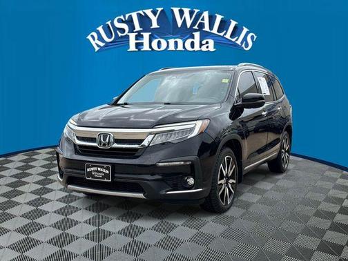 Crystal Black Pearl 2021 Honda Pilot Touring 7-Passenger