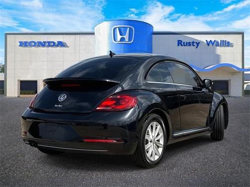 2018 Volkswagen Beetle 2.0T SE
