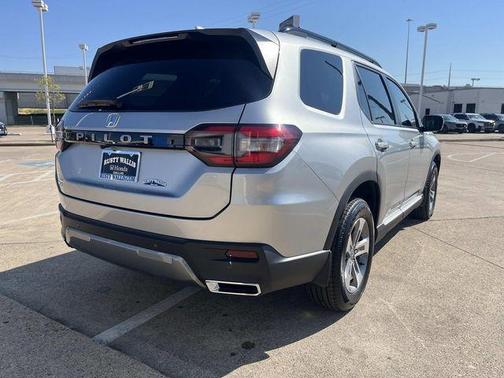 Solar Silver Metallic 2026 Honda Pilot EX-L