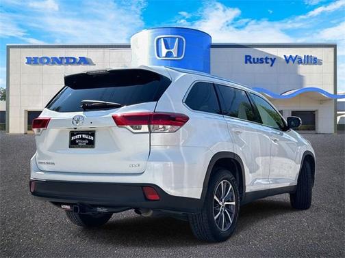 2019 Toyota Highlander 