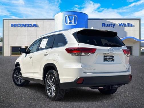 2019 Toyota Highlander 