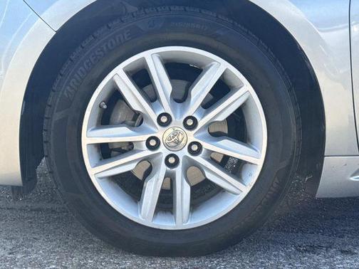 Celestial Silver Metallic 2015 Toyota Avalon XLE Premium