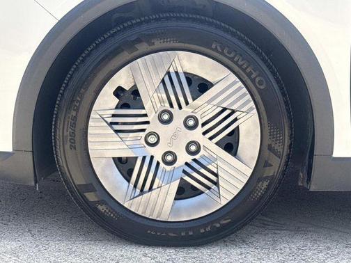 Snow White Pearl 2025 Kia K4 LX