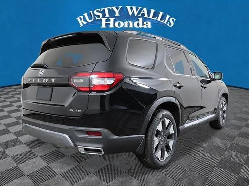 Crystal Black Pearl 2026 Honda Pilot Elite