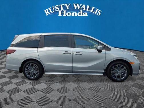 Solar Silver Metallic 2026 Honda Odyssey Touring