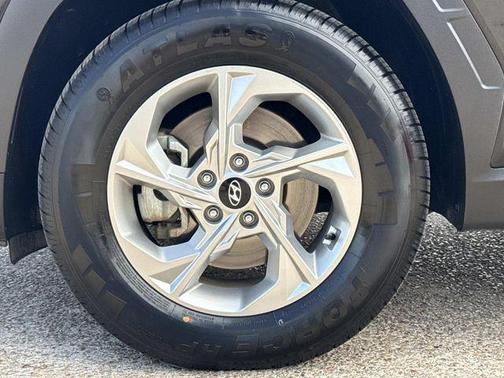 Black Pearl 2024 Hyundai TUCSON SEL