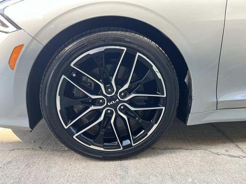 Wolf Gray 2024 Kia K5 GT
