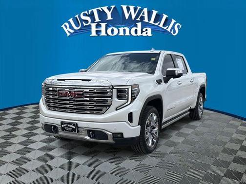White Frost Tri-Coat 2023 GMC Sierra 1500 Denali