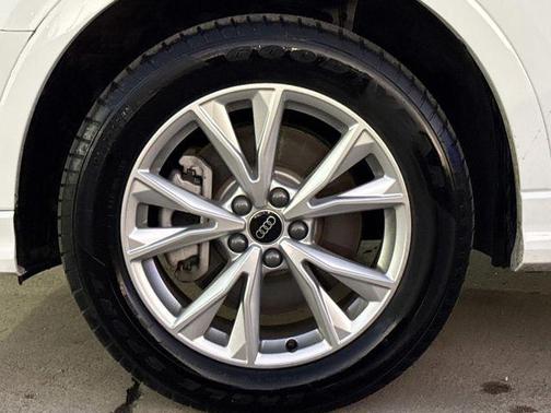 Arkona White 2025 Audi Q3 45 S line Premium