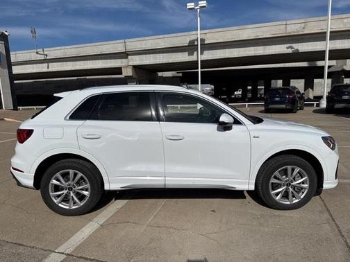 2025 Audi Q3 45 S line Premium