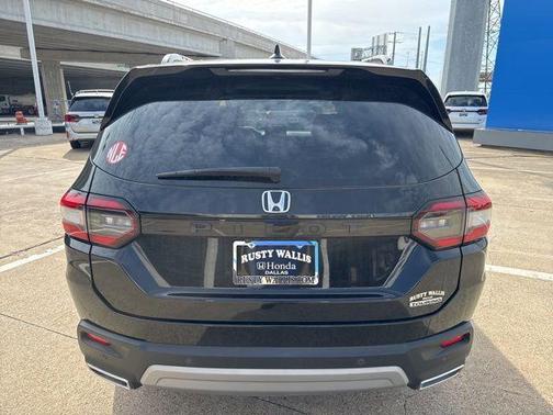 Crystal Black Pearl 2025 Honda Pilot Sport