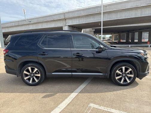 Crystal Black Pearl 2025 Honda Pilot Sport