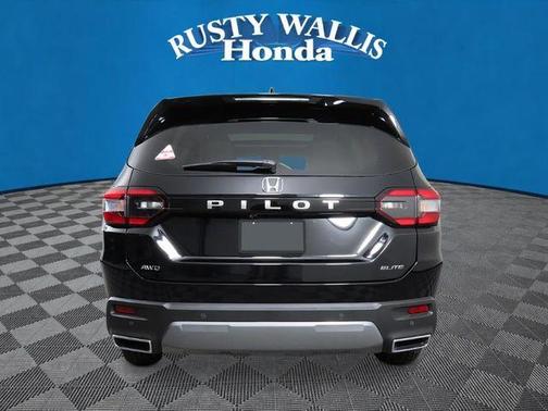 Crystal Black Pearl 2026 Honda Pilot Elite