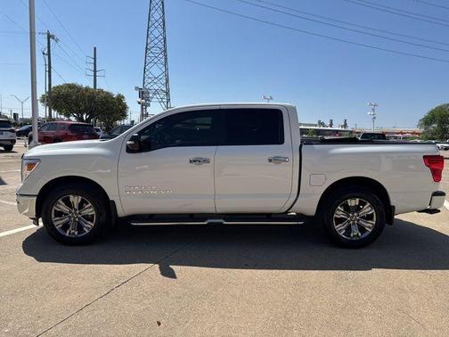 2018 Nissan Titan SV