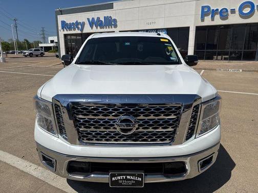 2018 Nissan Titan SV