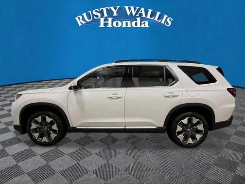 Platinum White Pearl 2026 Honda Pilot Touring
