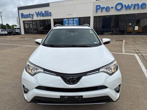 Super White 2018 Toyota RAV4 XLE