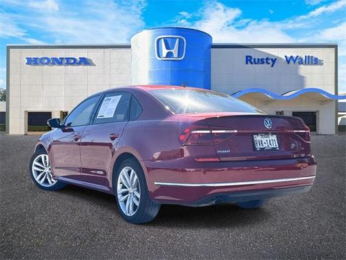 2019 Volkswagen Passat 2.0T Wolfsburg