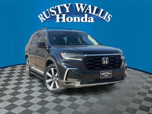 Crystal Black Pearl 2024 Honda Pilot Touring