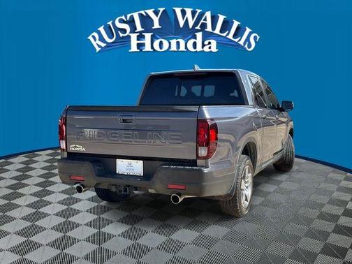 Modern Steel Metallic 2024 Honda Ridgeline RTL