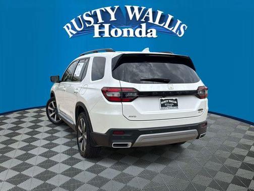 Platinum 2024 Honda Pilot Elite