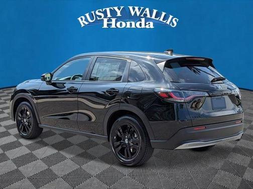 Crystal Black Pearl 2027 Honda HR-V Sport
