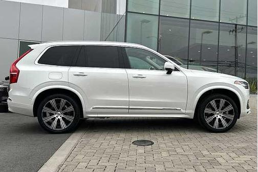 2024 Volvo XC90 T8 Ultimate Bright 7-Seater