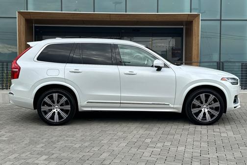 2024 Volvo XC90 Recharge Plug-In Hybrid T8 Core Bright