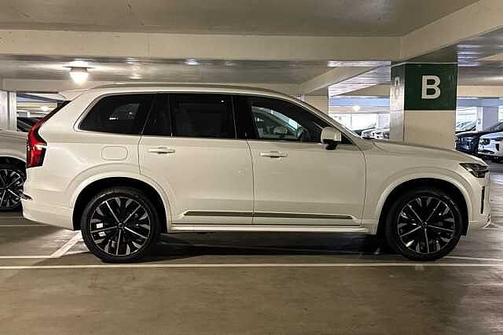 2025 Volvo XC90 Core