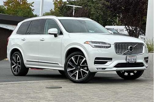 Crystal White 2023 Volvo XC90 Plus