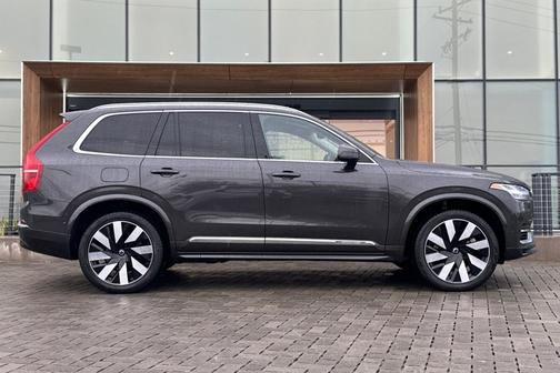 2023 Volvo XC90 Recharge Plug-In Hybrid Ultimate Bright 7-Seater