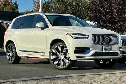 2024 Volvo XC90 Recharge Plug-In Hybrid T8 Plus 6-Seater