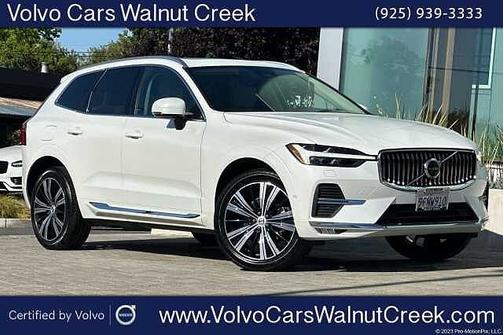 Crystal White 2023 Volvo XC60 Plus