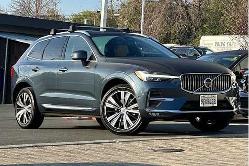 2023 Volvo XC60 B5 FWD Ultimate Bright