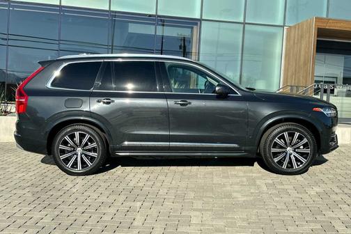 2022 Volvo XC90 T6 AWD Inscription 6 Seater