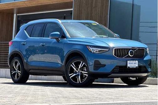 Fjord Blue 2025 Volvo XC40 Core