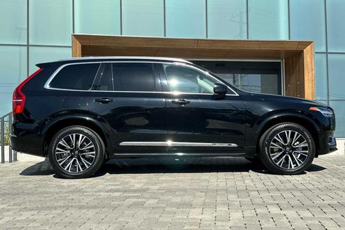 2023 Volvo XC90 Recharge Plug-In Hybrid Plus Bright 7-Seater