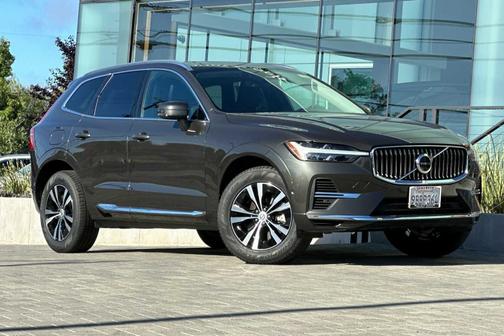 2022 Volvo XC60 Recharge Plug-In Hybrid T8 Inscription Expression Extended Range