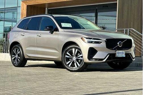 2025 Volvo XC60 Core