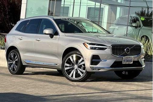 2023 Volvo XC60 B5 FWD Ultimate Bright