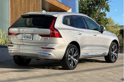 Silver Dawn 2023 Volvo XC60 B5 FWD Ultimate Bright