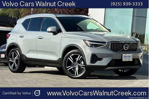 2025 Volvo XC40 Core