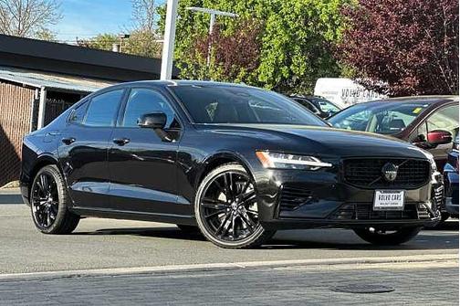 2023 Volvo S60 Ultimate Black