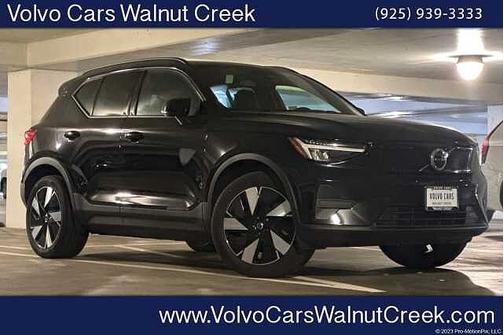 Onyx Black 2025 Volvo EX40 Core